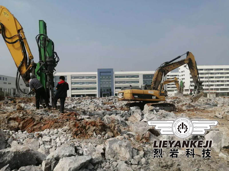礦山巖石分裂機永州開發(fā)區(qū)菁蒿生物產業(yè)園現(xiàn)場